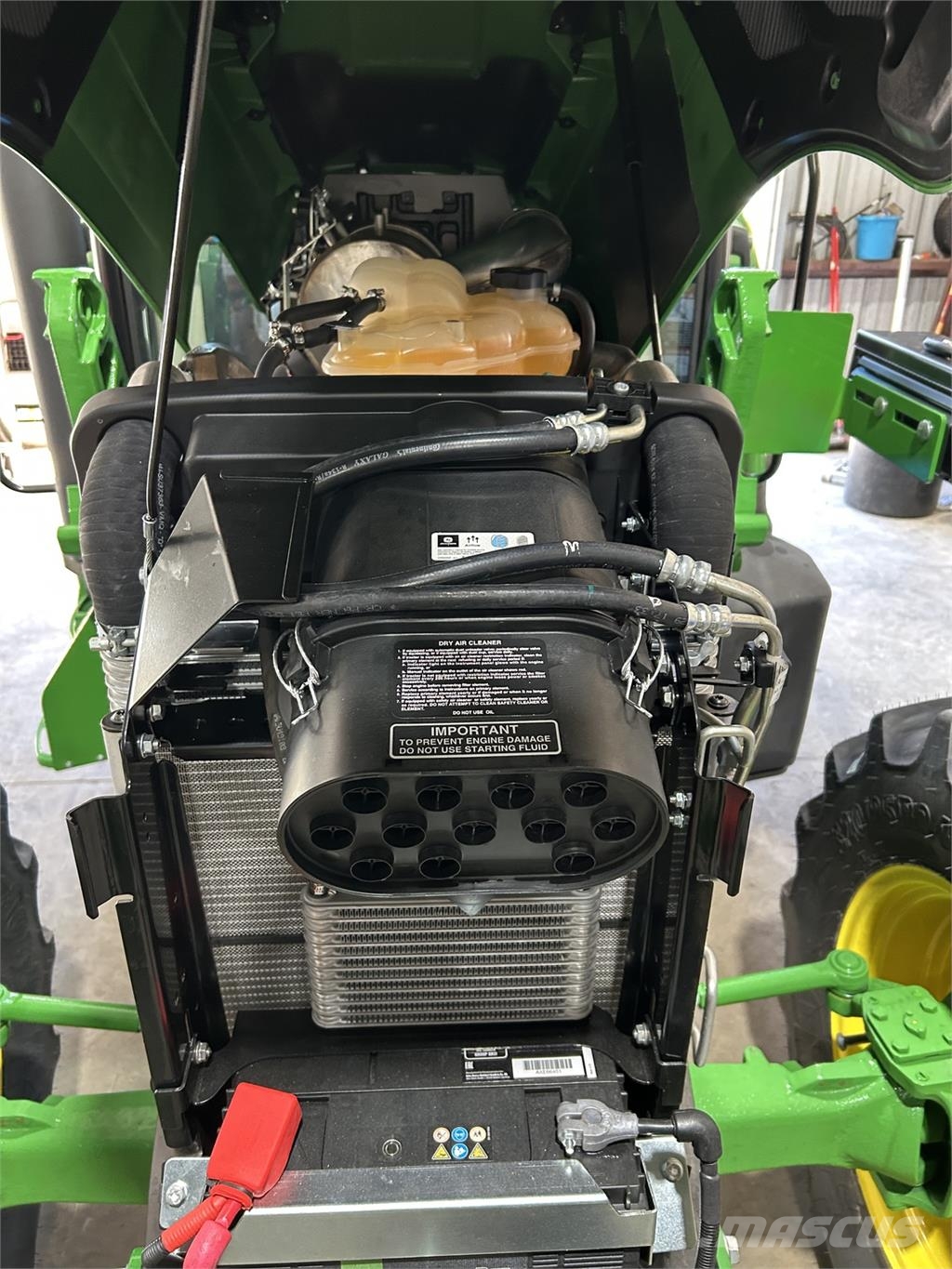 John Deere 5075M 트랙터