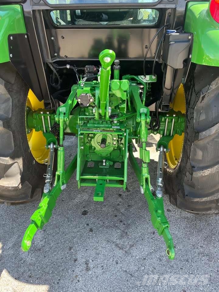 John Deere 5075E الجرارات