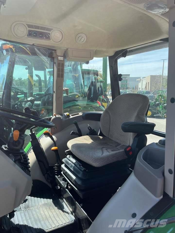 John Deere 5075E الجرارات
