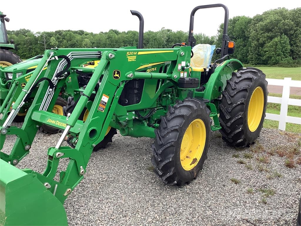John Deere 5075E Трактори