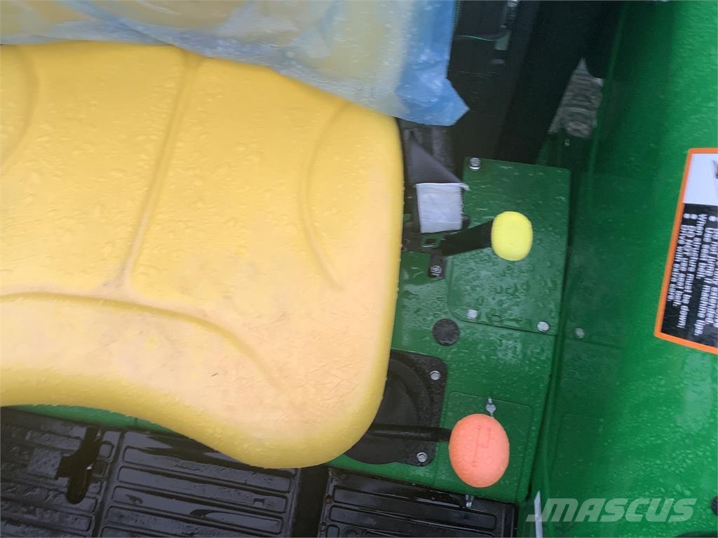 John Deere 5075E Трактори