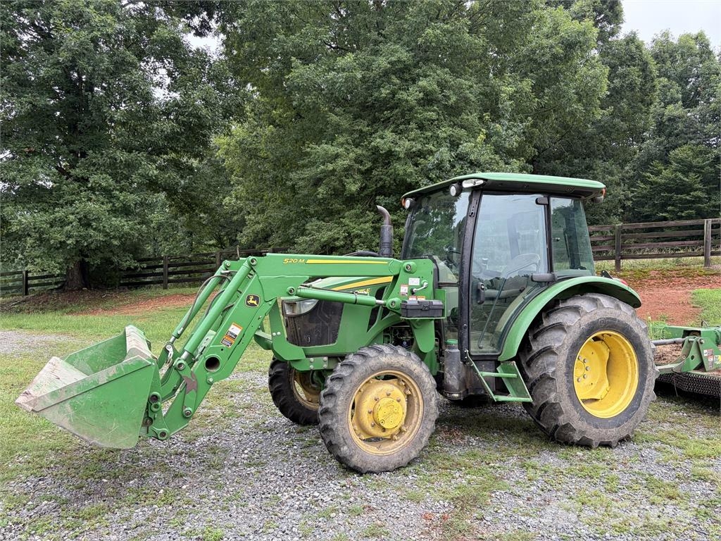 John Deere 5075E Коммунальные тракторы