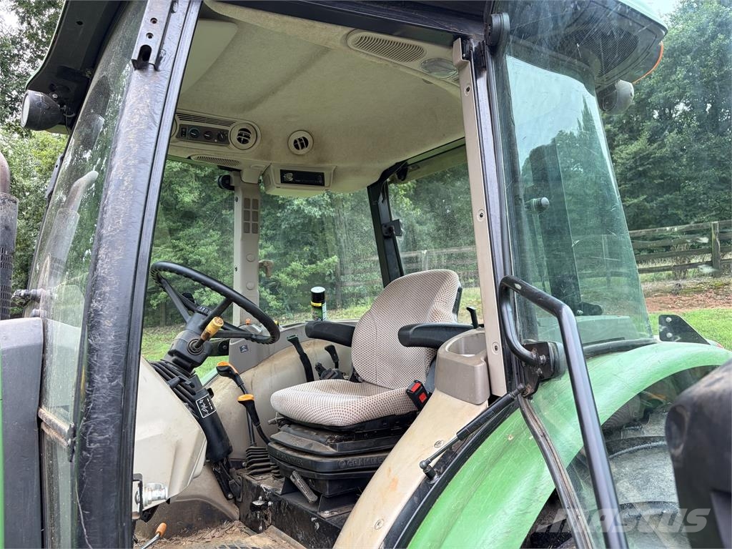 John Deere 5075E Коммунальные тракторы