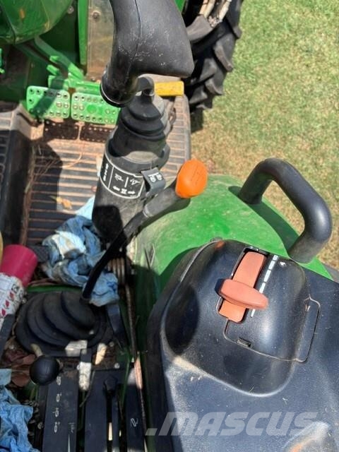 John Deere 5075E Traktorer