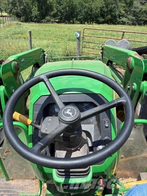John Deere 5075E Traktorer