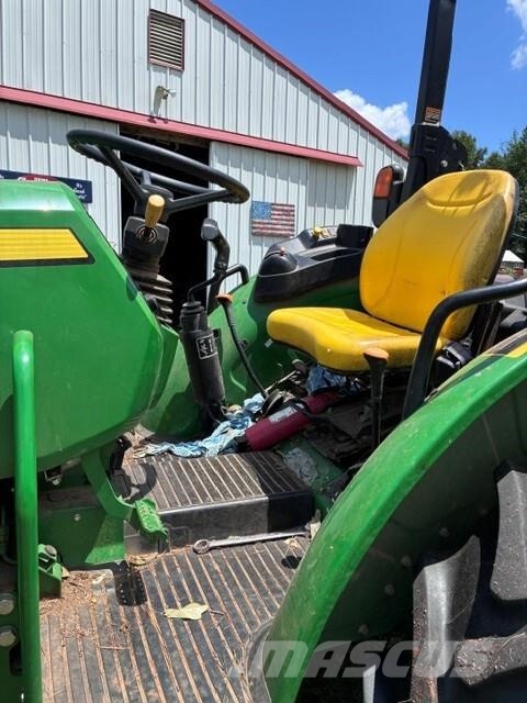John Deere 5075E Traktorer