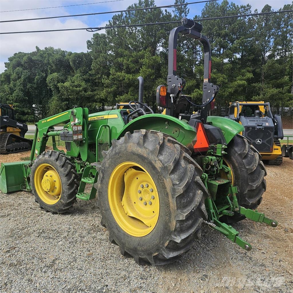 John Deere 5075E トラクター