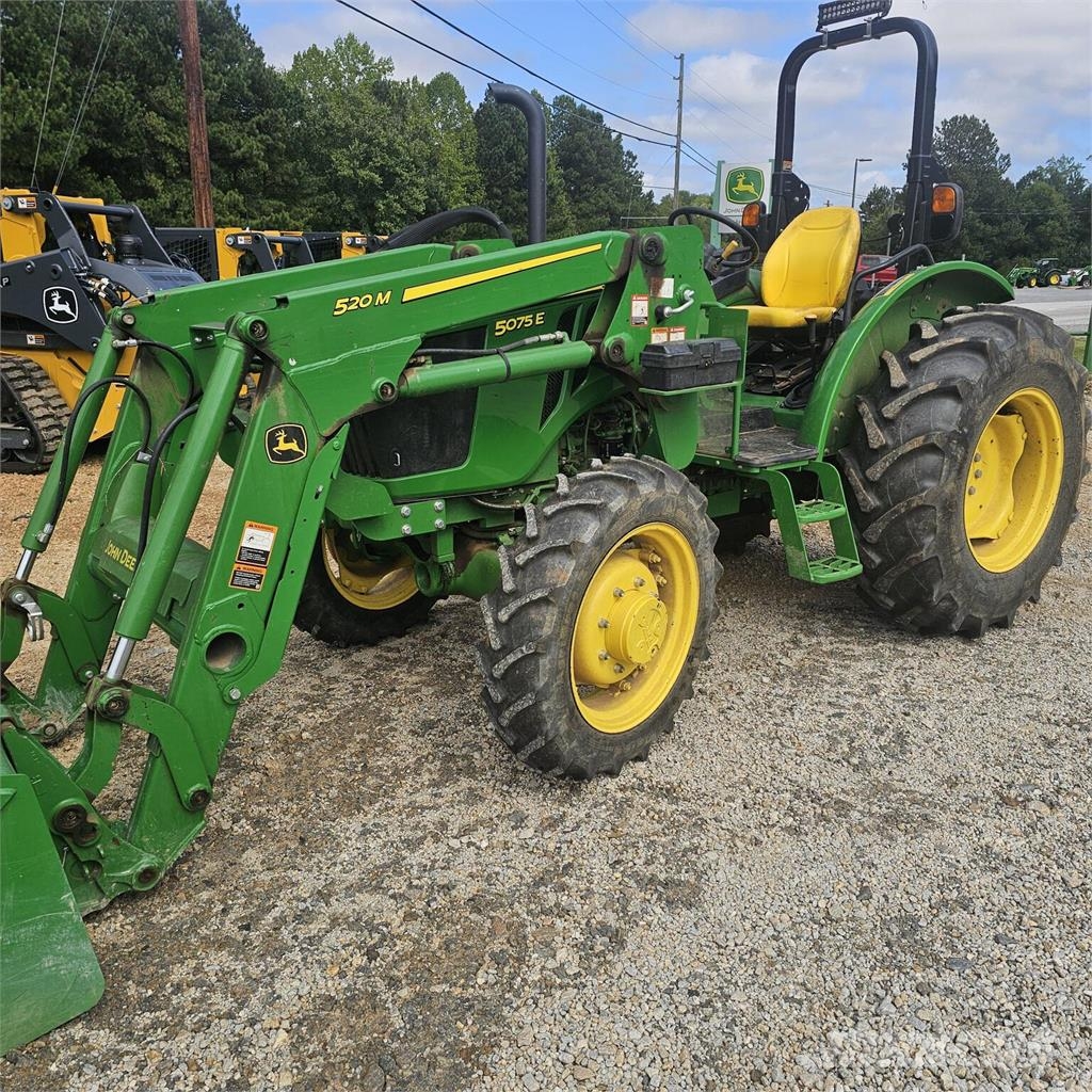 John Deere 5075E トラクター