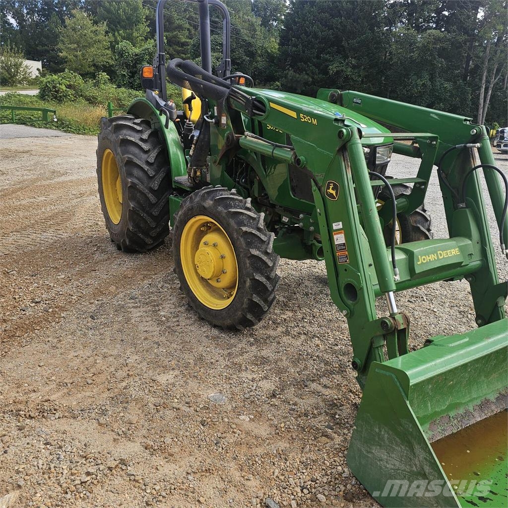 John Deere 5075E トラクター