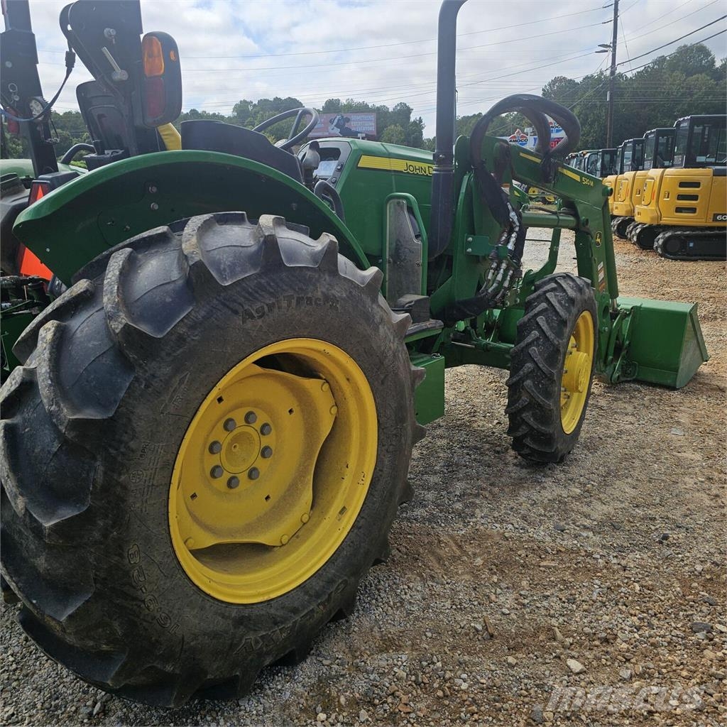 John Deere 5075E トラクター