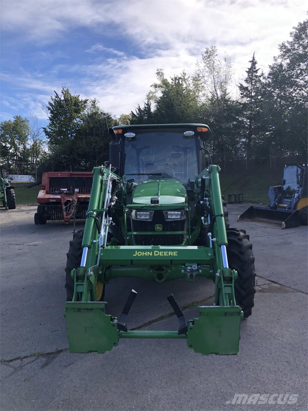 John Deere 5075E 拖拉机/农用车