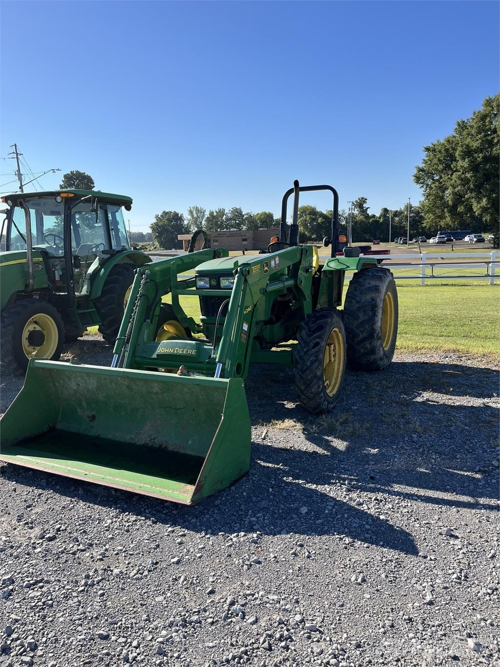 John Deere 5075E Traktorji