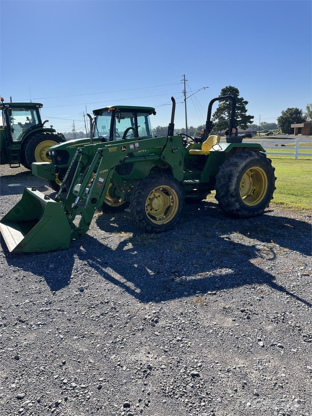 John Deere 5075E Traktorji