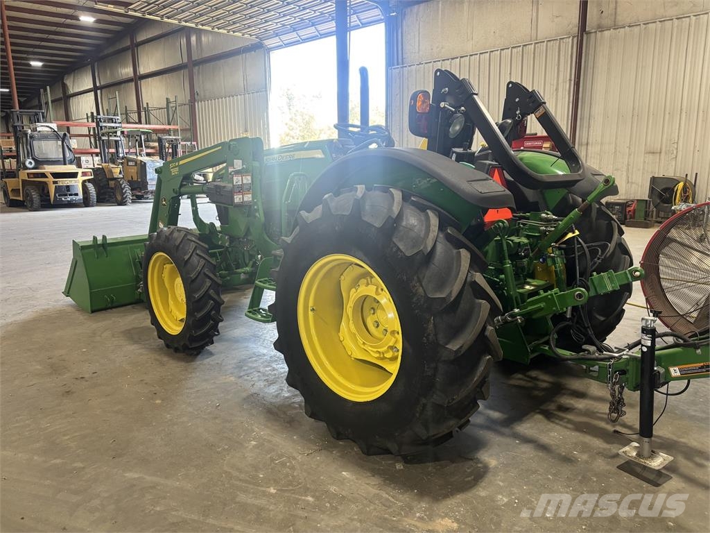 John Deere 5075E الجرارات