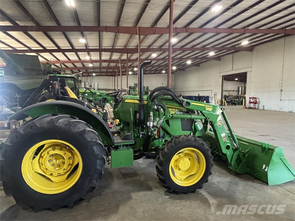 John Deere 5075E الجرارات