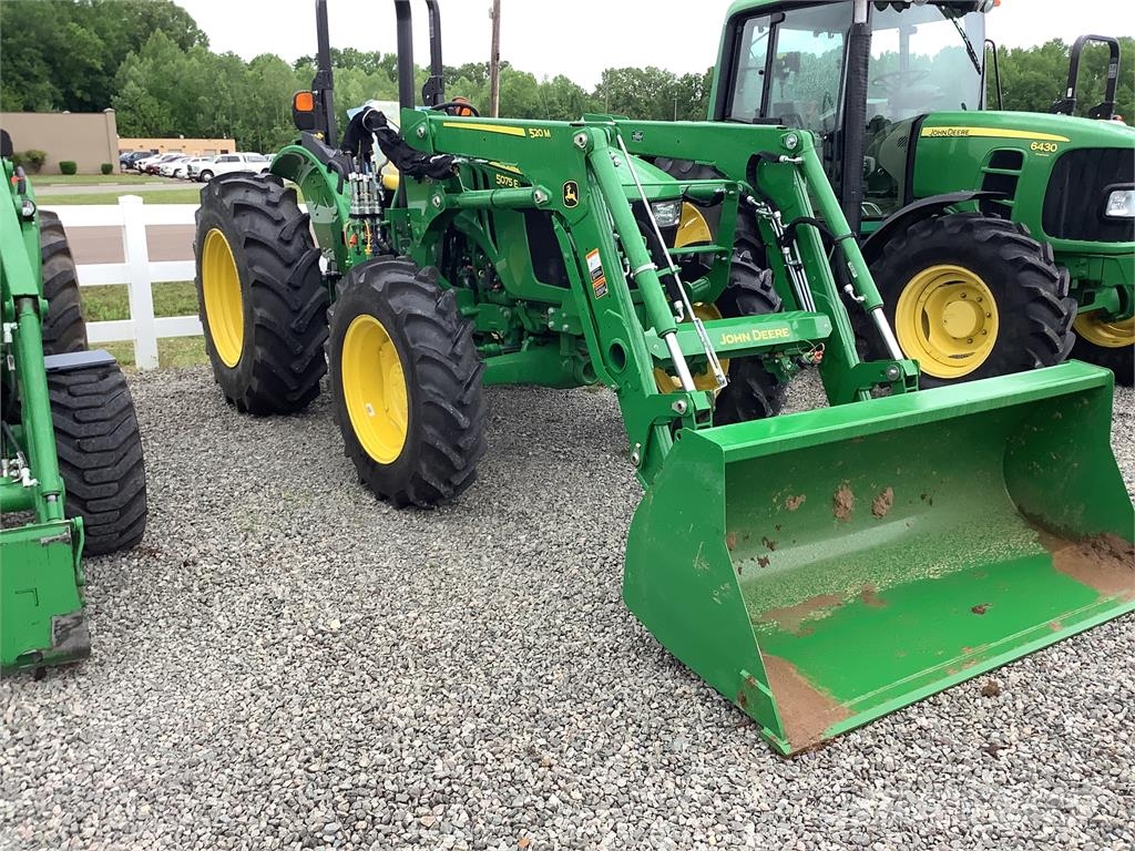 John Deere 5075E Трактори