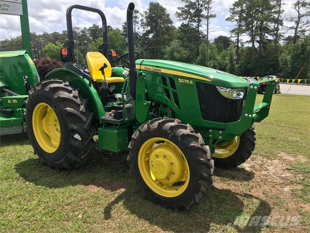 John Deere 5075E Traktorji
