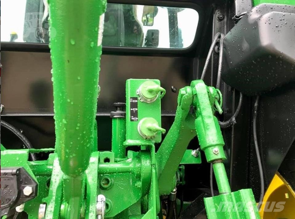 John Deere 5075E Traktorji
