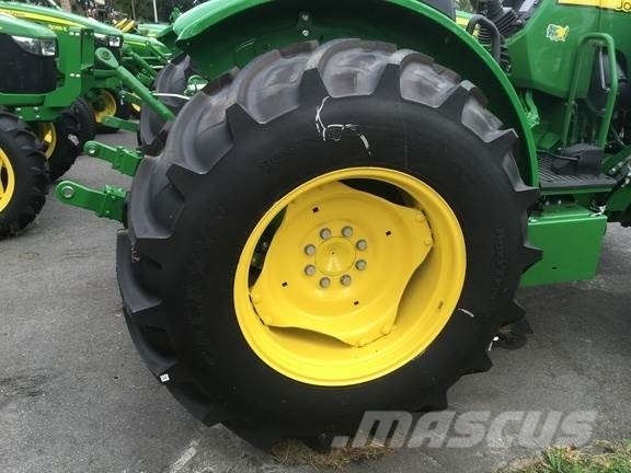 John Deere 5075E Traktorji