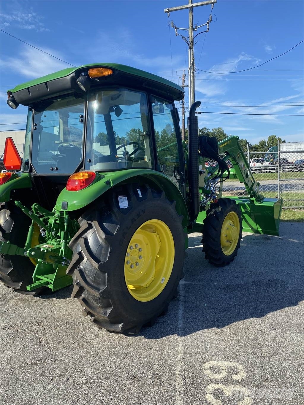 John Deere 5075E Traktorji