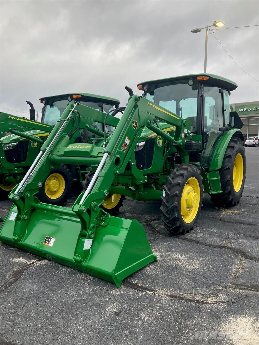 John Deere 5075E Traktorji