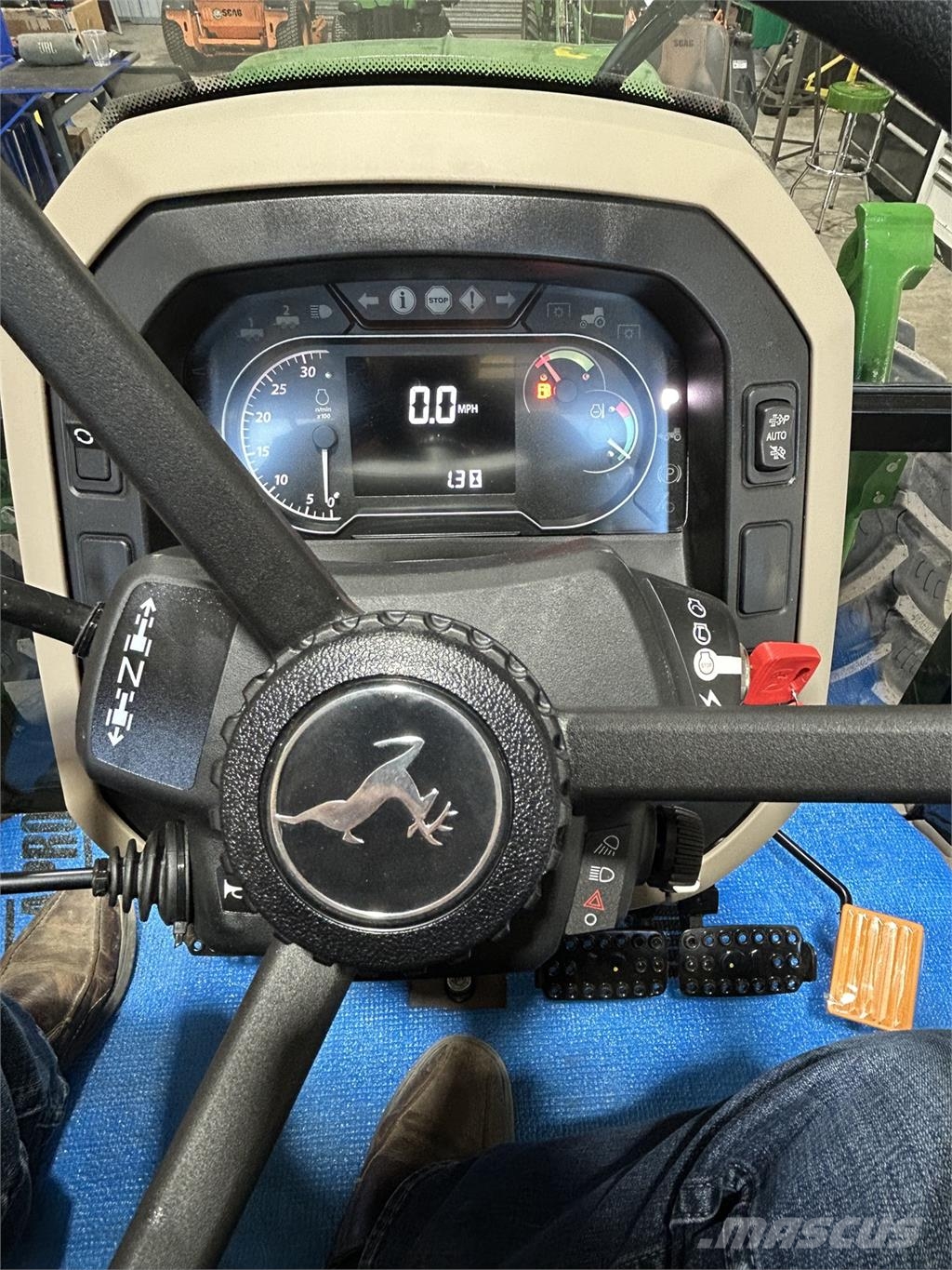 John Deere 5075M 트랙터