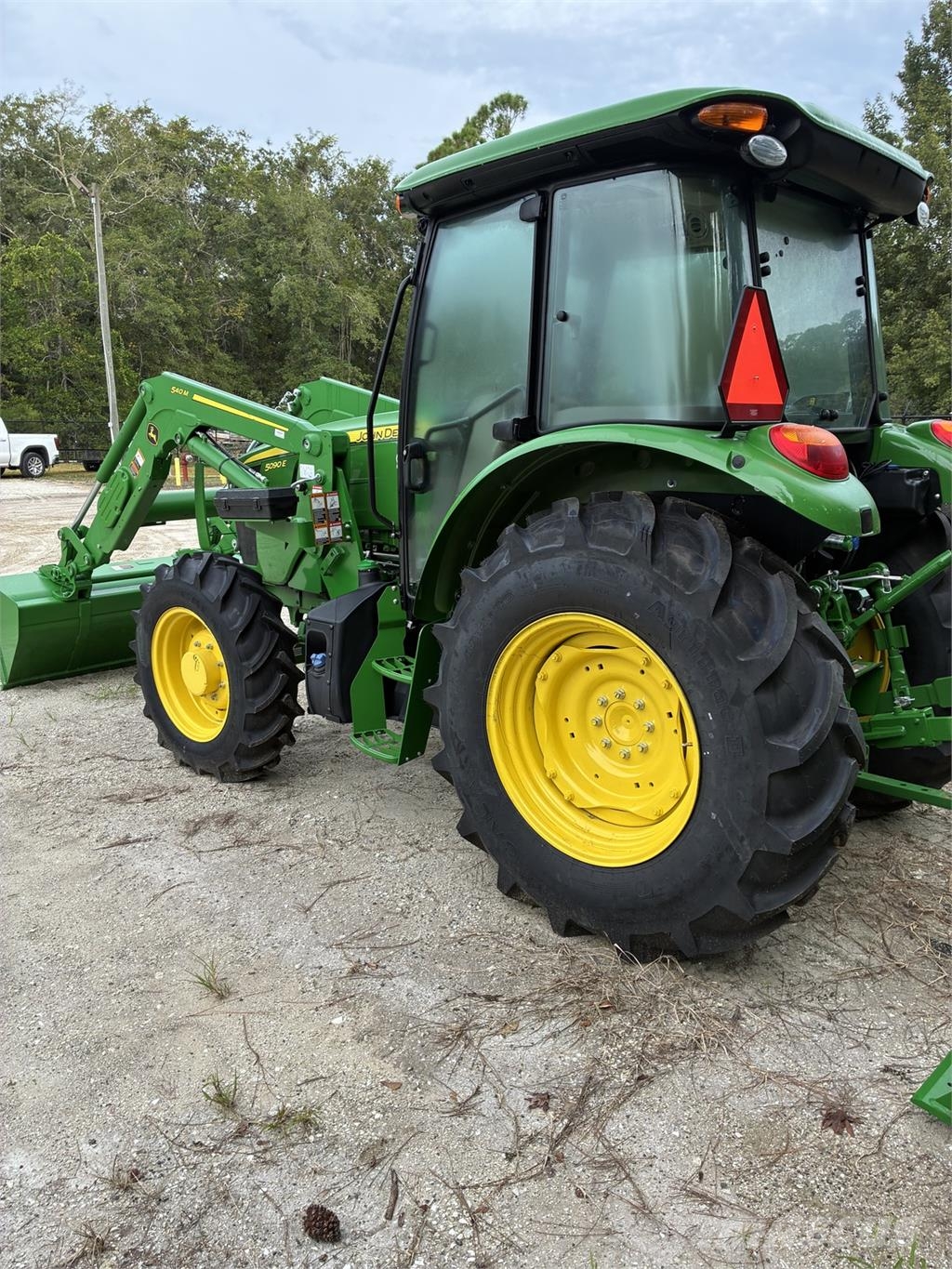 John Deere 5090E Tractors