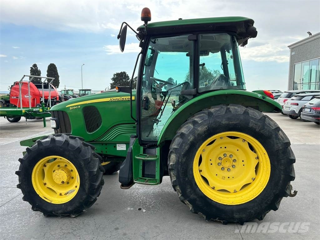 John Deere 5090R Traktorji