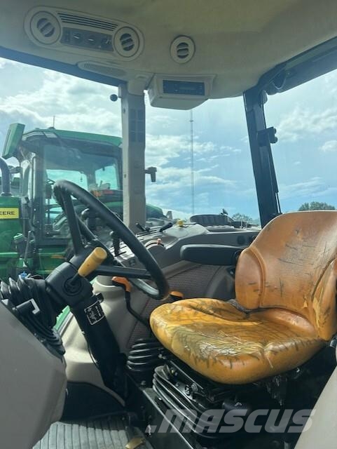 John Deere 5100E Traktory