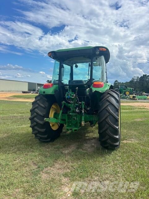John Deere 5100E Traktory