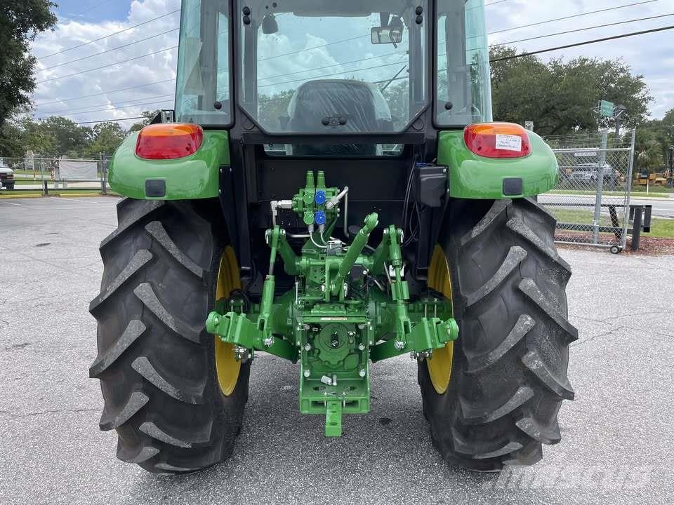 John Deere 5100E الجرارات