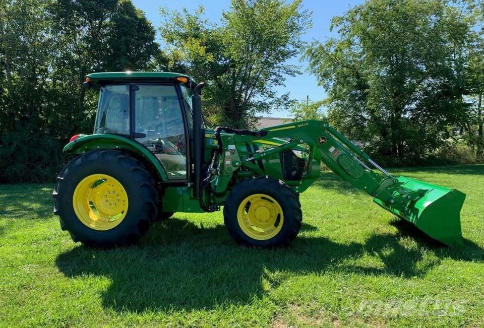 John Deere 5100E الجرارات