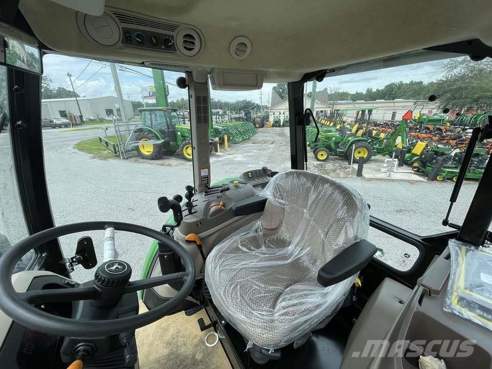 John Deere 5100E الجرارات