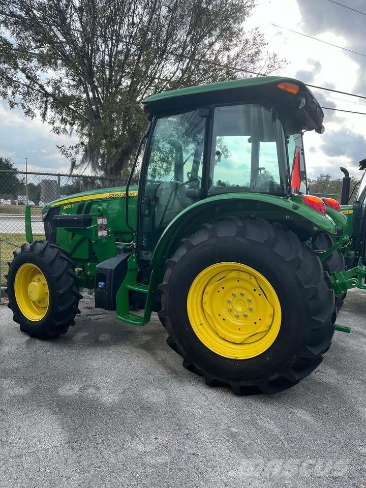 John Deere 5100E الجرارات