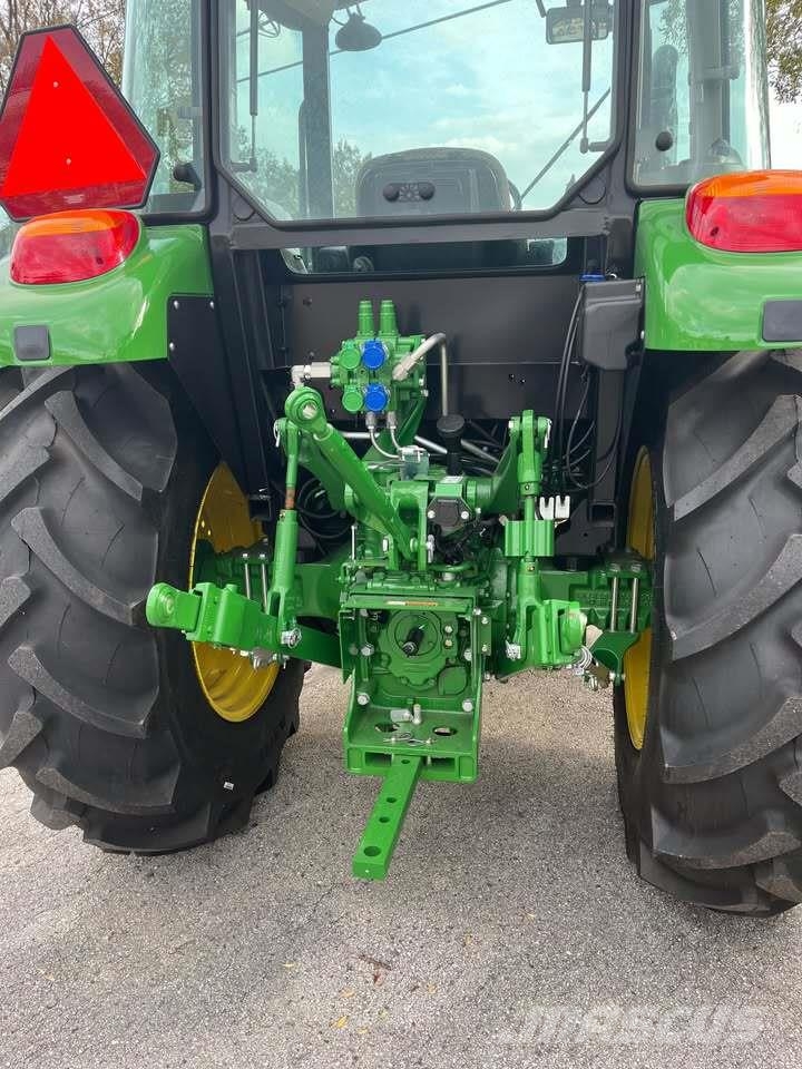 John Deere 5100E الجرارات