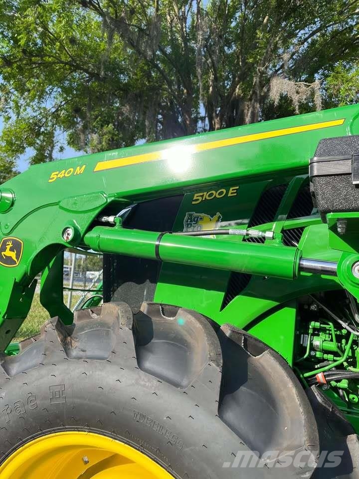 John Deere 5100E الجرارات