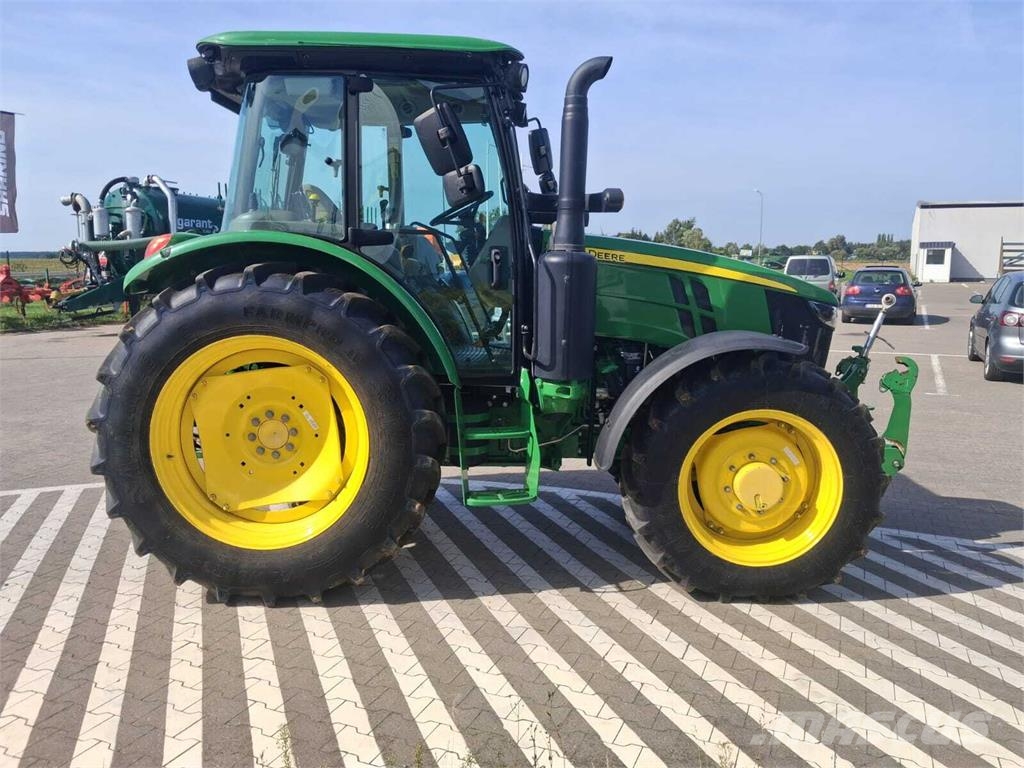 John Deere 5100M Трактори