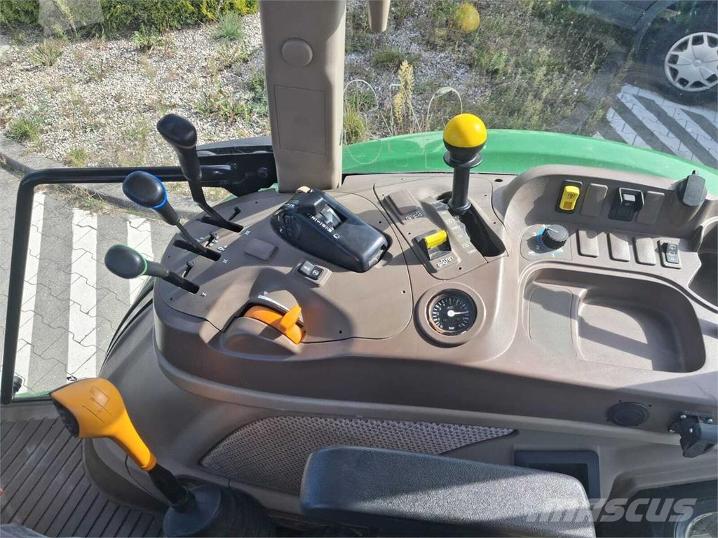 John Deere 5100M Трактори