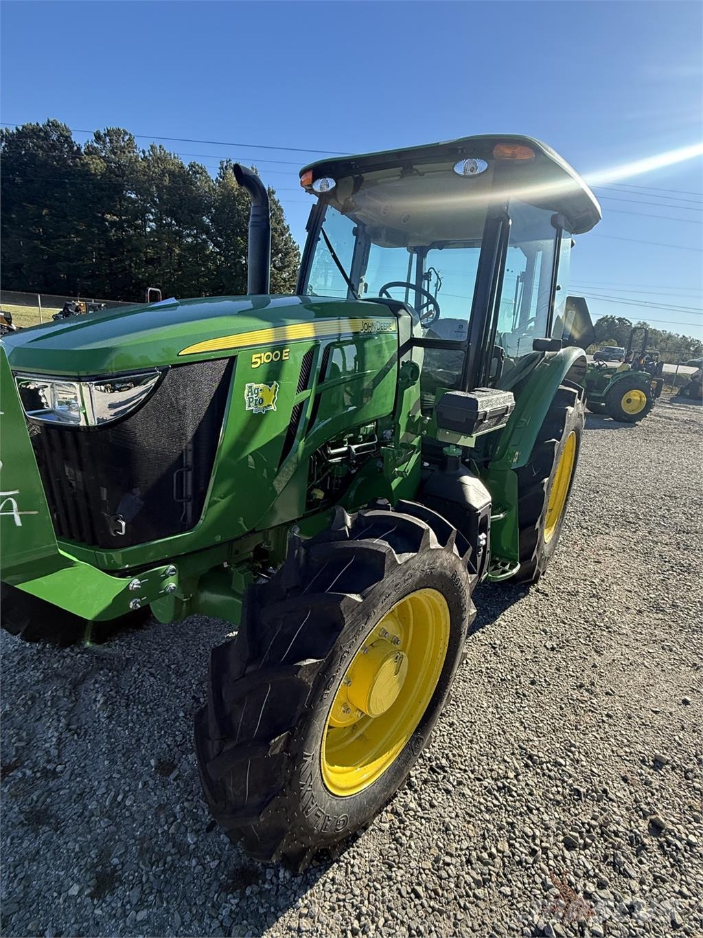 John Deere 5100E Traktori