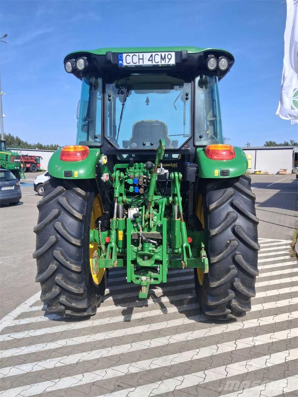 John Deere 5100M Трактори
