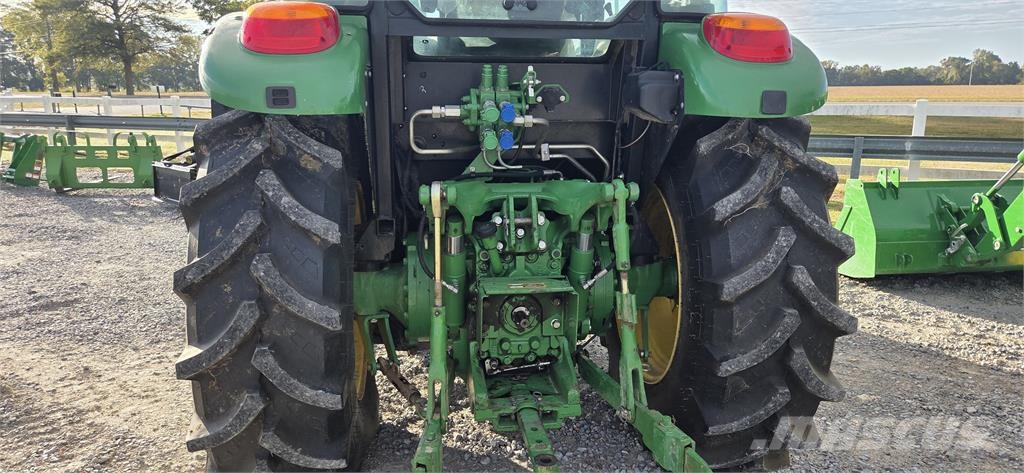 John Deere 5100M 拖拉机/农用车