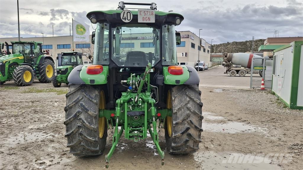 John Deere 5115M トラクター