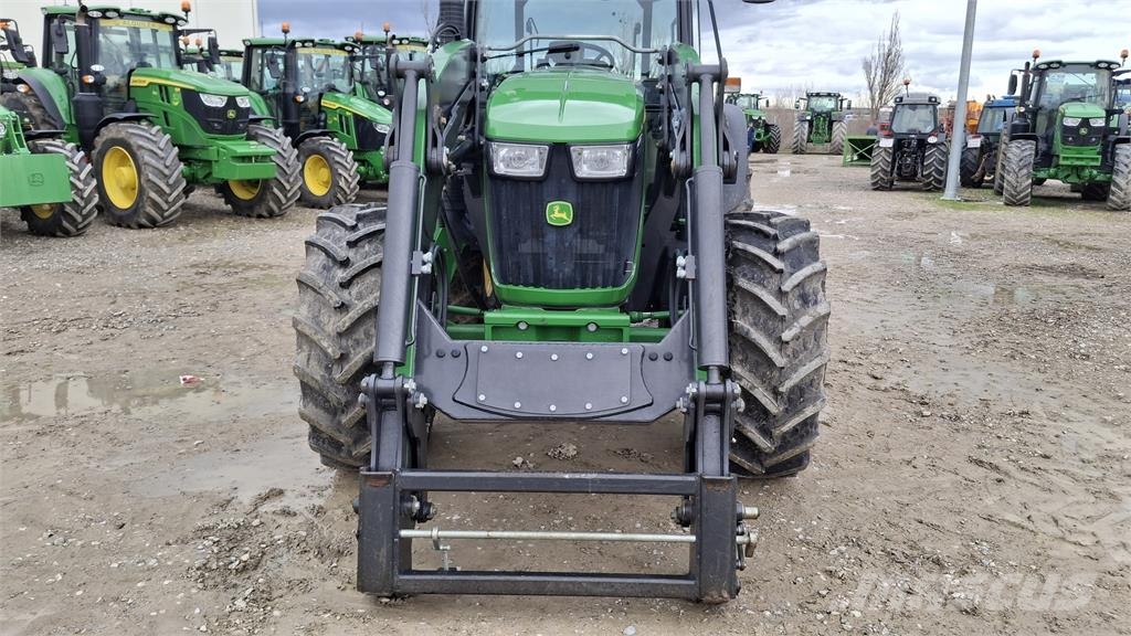 John Deere 5115M トラクター