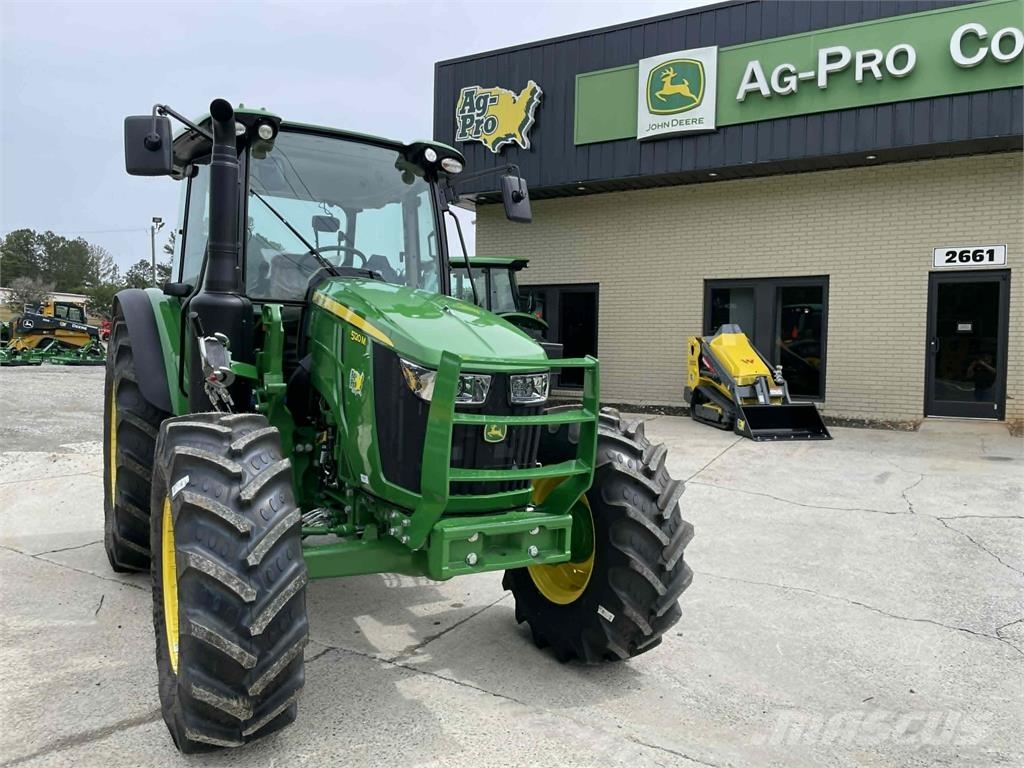John Deere 5120M Traktori