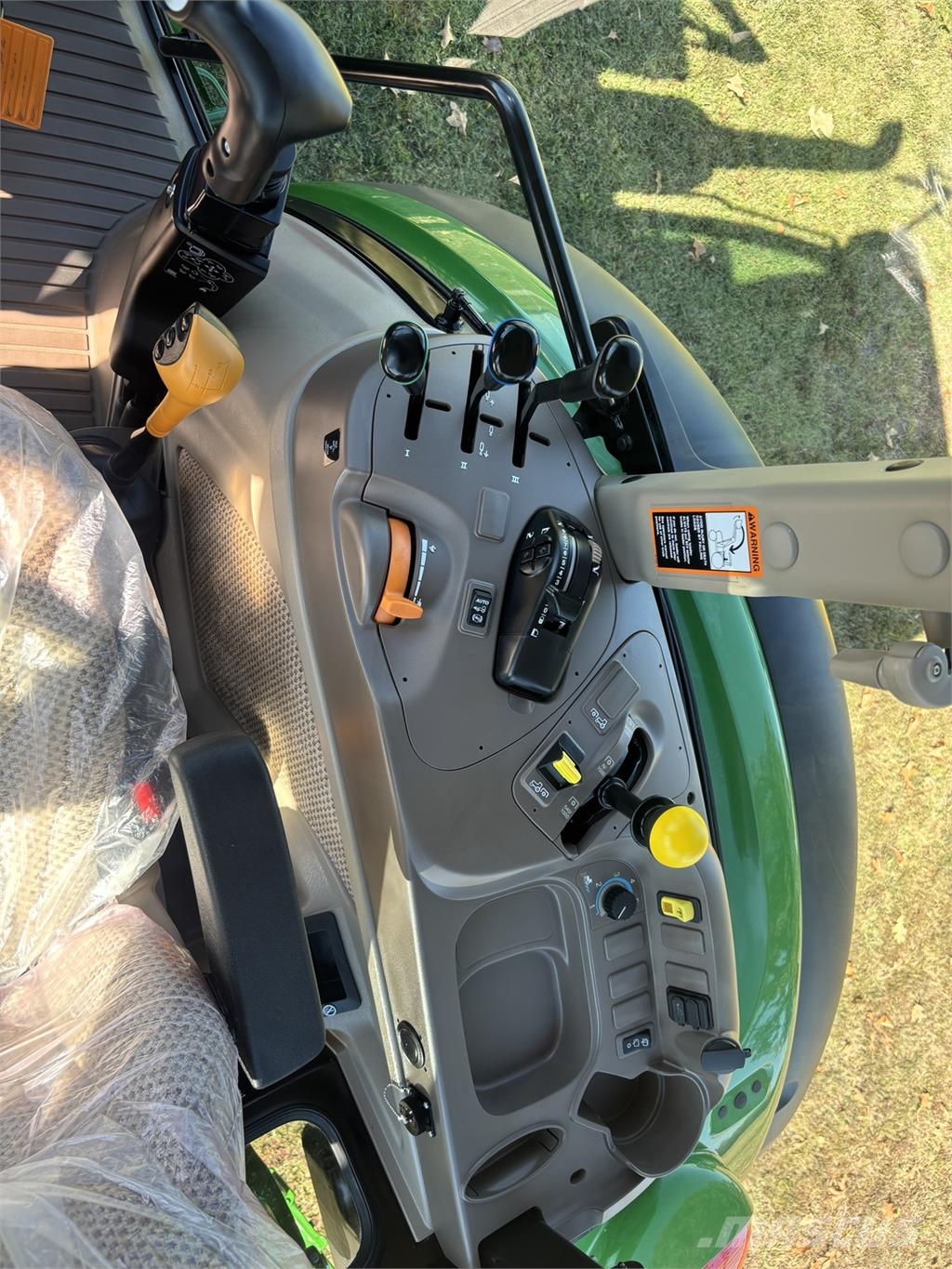 John Deere 5120M Traktory