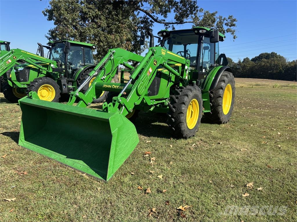 John Deere 5120M Traktory