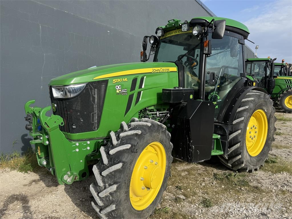 John Deere 5130ML Tractors