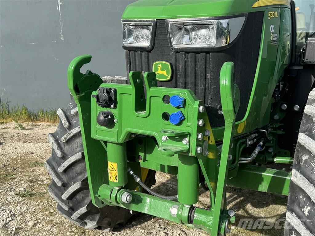 John Deere 5130ML Tractors