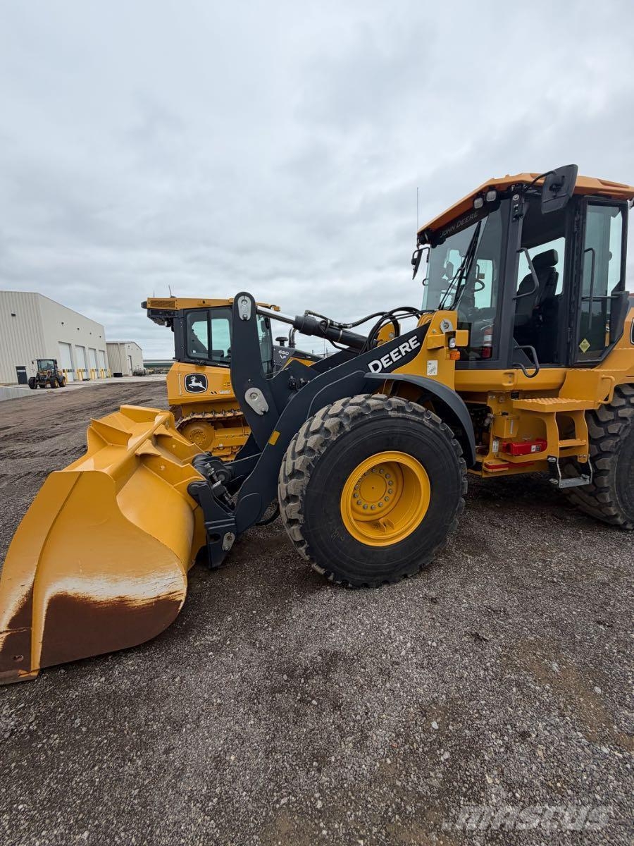 John Deere 524 P Фронтальные погрузчики