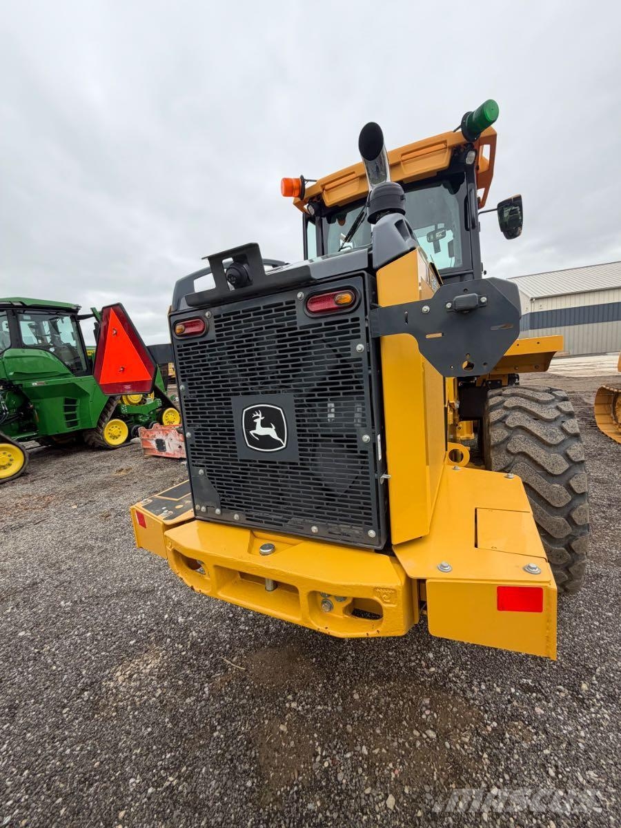 John Deere 524 P Фронтальные погрузчики